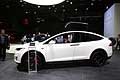 Tesla Model X fiancata auto elettrica al Salone Internazionale di Parigi 2016