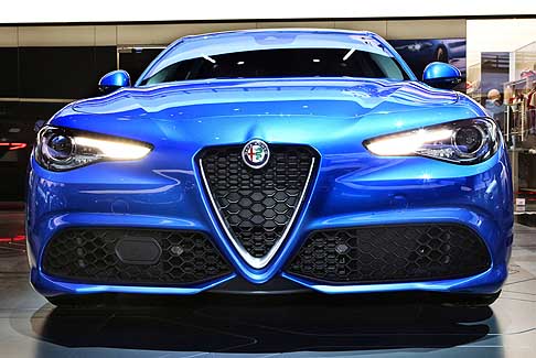 Alfa Romeo - Alfa Romeo Giulia Veloce con sedili Sport in pelle disponibili in tre colori