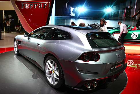 Parigi-Motorshow Ferrari