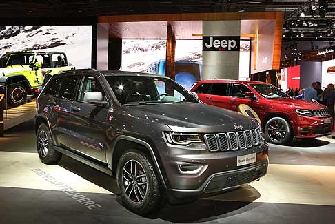 Suv Parigi Motor Show 2016 - Jeep Grand Cherokee Trailhawk grande suv a Parigi 2016