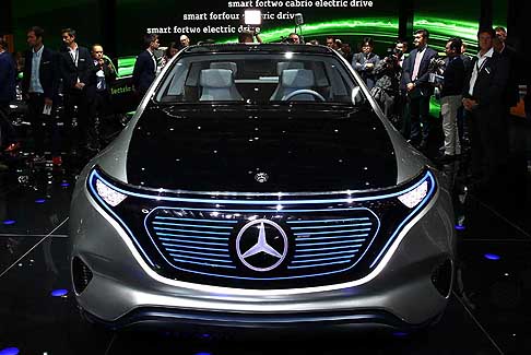 Suv Parigi Motor Show 2016 - Mercedes-Benz Generation EQ nuovo suv presentato a Parigi 2016