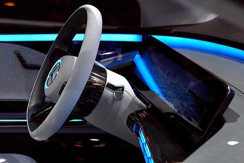 Mercedes-Benz - Mercedes Generation EQ con interni ad alta tecnologia e innovazione