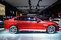 Jaguar XE fiancata al Salone Internazione dell'Auto di Parigi 2014
