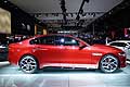 Jaguar XE fiancata al Salone Internazione dell'Auto di Parigi 2014