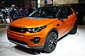 Land Rover Discovery Sport anteriore vettura al Salone di Parigi 2014