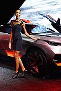 Peugeot Quartz and model al Parigi Motorshow 2014
