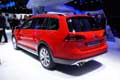 Volkswagen Golf Alltrack red retrotreno al MondiIal de lAutomobile 2014 di Parigi