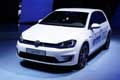 Volkswagen Golf GTE anteriore vettura al MondiIal de lAutomobile 2014 di Parigi