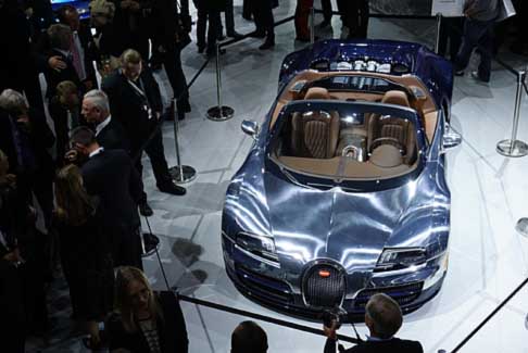 Bugatti - Bugatti Veyron Ettore Bugatti Legend Edition, fondatore del marchio: Ettore Bugatti 