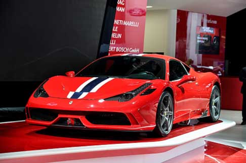 Maserati - Ferrari 458 speciale A  una supercar che a Maranello hanno deciso di produrre in soli 499 esemplari al Salone di Parigi