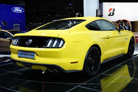 Ford - La Ford Mustang europea sar dotata di serie di Performance Pack e un aggiornamento di sospensioni e chassis.