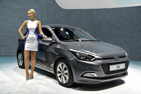 Hyundai - Il design, rinnovato, appare pi ricercato, mentre labitabilit  al vertice della categoria.