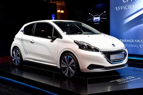 Peugeot - La Peugeot 208 Hybrid Air 2L ha qualcosa che la differenzia dalle alter auto: come alimentazione alternative utilizza laria compressa