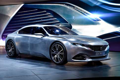 Peugeot - Peugeot Exalt Concept dotata di motore 1.6 THP 270 CV a benzina  accompagnato da un motore elettrico da 50 kW