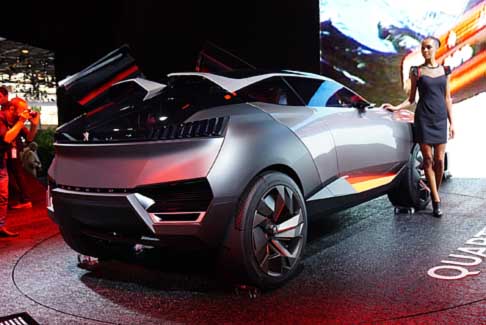 Peugeot - Pegeout Quartz concept si presenta con tagli netti della carrozzeria ed un aspetto decisamente pi moderno e futuristico