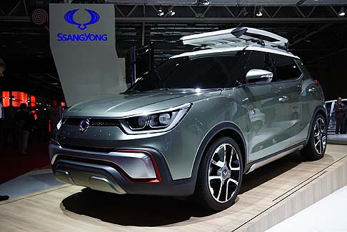 Ssangyong - Per quanto riguarda, invece, il modello XIV-Adventure, siamo di fronte ad un veicolo dallo spirtito pi avventuroso, che mira ad abbandonare la sicurezza delle strade urbane per esplorare nuove possibilit.