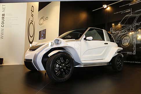 Courb - Courb C-zen  una vettura completamente elettrica, alimentata da batterie al litio ricaricabili attraverso lenergia elettrica di 220 Volt e con autonomia di circa 120 km