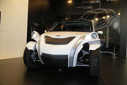 Courb - Courb C-zen nasce in Francia, nella regione di Lione, la nuova Courb, un'auto proeittata verso il fururo