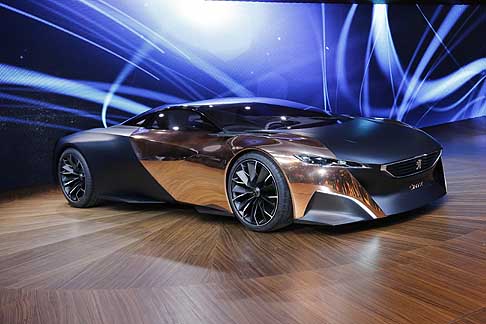 Peugeot - La futuristaica Peugeot Onyx Concept car al Salone di Parigi 2012