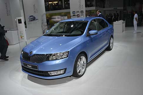 Skoda - Come tutte le vetture del brand anche la Rapid  stata concepita allinsegna della praticit, distinguendosi per le ben 19 soluzioni Simply Clever presenti a bordo.