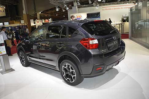 Subaru - La carrozzeria elegante e raffinata si sposa felicemente a dettagli estetici come le ruote di grandi dimensioni e lassetto rialzato.