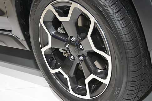 Subaru - Nonostante la compattezza delle dimensioni (4,45 m di lunghezza, 1,78 m di larghezza e 1,57 m di altezza), labitacolo risulta confortevole.
