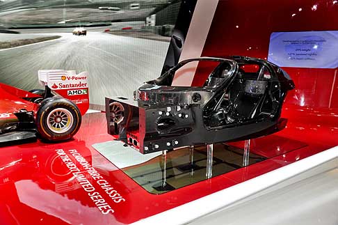 Ferrari - Ferrari anteprima del telaio in composito F1 al Paris Motor Show 2012