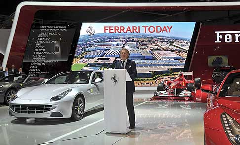 Ferrari - Ferrari FF con il presidente della Ferrari Montezemolo nella gionata della stampa al Salone di Parigi 2012