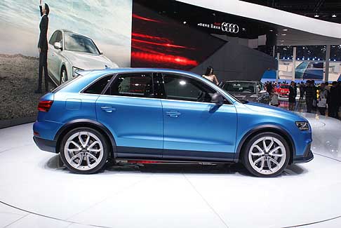 Audi - Il potentissimo 2.5 TFSI della Audi RS Q3 concept abbina due del brand: liniezione diretta di benzina e la sovralimentazione turbo. Il cambio S tronic a sette rapporti trasmette la coppia del 2.5 TFSI. 