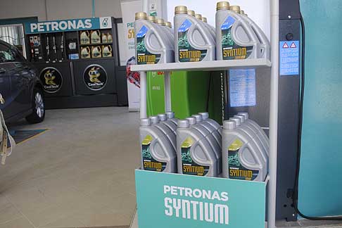 Petronas Syntium con tecnologia CoolTech - Prodotti Petronas Syntium 800 e Racer 