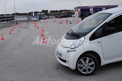 Peugeot - Peugeot iOn test drive presso l´Autodromo del Levante 2016