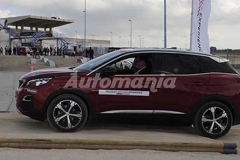 Peugeot Driving Experience 2016 - Suv Peugeot 3008 percorso sabbioso al Peugeot Driving Experience all´Autodromo del Levante