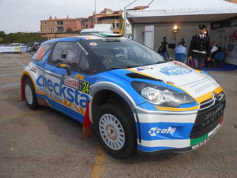 Rally WRC - L�Italiano Luca Pedersoli, decimo con la Citroen DS3 WRC sul traguardo al Rally WRC in Sardegna. Foto by Automania