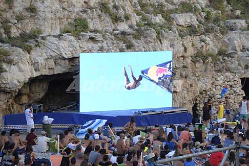 Tuffi a Polignano - Red Bull Cliff Diving 2016 tuffi maschili da 27m a Polignano a Mare