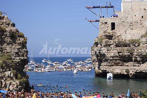 Tuffi alta quota Polignano a Mare - Red Bull Cliff Diving World Series 2016 tuffi da 21m gara femminile a Polignano a Mare