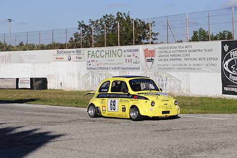 Minicar - La gara prender il via alle ore 12:00 di Domenica 23 Novembre, con 15 giri per le vetture del Trofeo Autodromo del Levante e 25 giri per quelle della Coppa Minicar