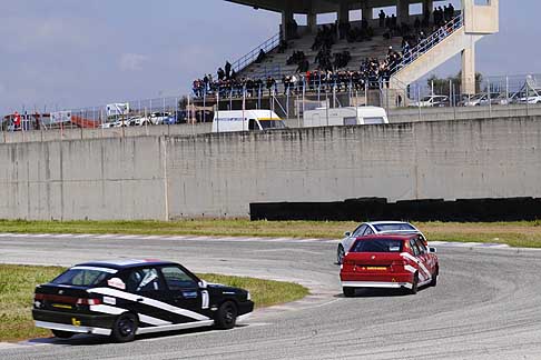 Trofeo Autodrmo del Levante - Alfa Romeo 33 al tornantino in gara per la 1^ tappa Sergio Natalini ditro il suo amico di vecchia data Domenico Gaudenzi, davanti alle alfa 33 il leader della gara su Honda che li aveva appena doppiati