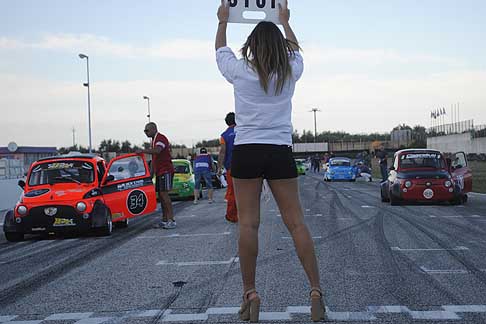Trofeo Autodromo del Levante 2015 - Trofeo Autodromo del Levante 2015 in Gara 2, si parte a posizioni invertite rispetto alla Gara 1. In prima fila troviamo la Fiat 500 di Russo Luigi del Vomero Racing affiancata dalla Abart 500 di Pinto Michele