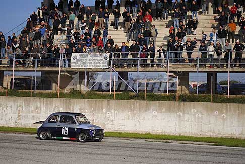 Gara Bicilindriche Trofeo del Levante 2016 - Giancarlo Cuomo Fiat 500 vincitore gara 2 categoria Bicilitriche e tribune al Trofeo del Levante 2016
