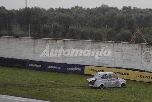 Trofeo Autodromo del Levante 2016 - Uscita di pista Abarth 500 di Madonna Vincenzo in gara 1 per il Campionto Italiano Le Bicilindriche - 2^ Prova del Trofeo Autodromo del Levante 2016