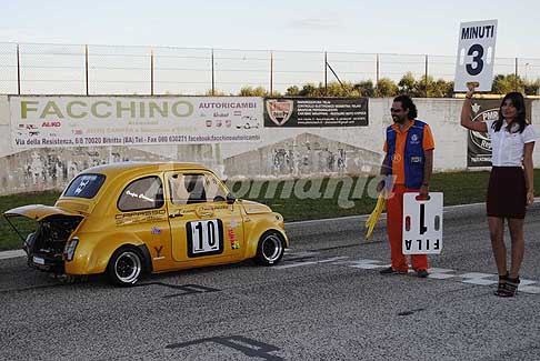Trofeo Autodromo del Levante 2016 - Pole position Abarth 500 di Criscuolo Onofrio e ragazza Pit Line in gara 2 Bicilindriche 2^ Prova del Trofeo del Levante 2016