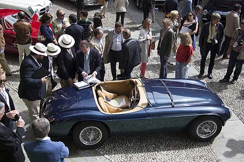 Ferrari - Ferrari 166 MM riceve lambitissima Coppa dOro, assegnata per Referendum pubblico, durante il prestigioso ed esclusivo Concorso dEleganza di Villa dEste