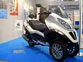 Piaggio MP3 Hybrid a tre ruote al Fiera di Roma 2010