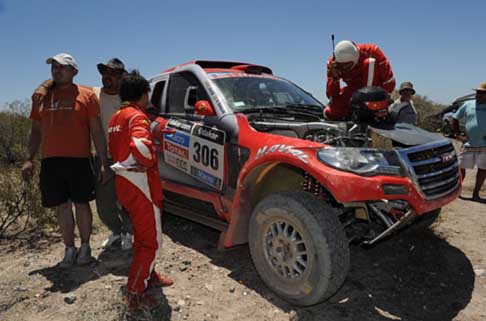 Dakar 2014 - Dakar 2014 2^ tappa la vettura Haval del driver Carlos Sousa in panne, vincitore della prima tappa