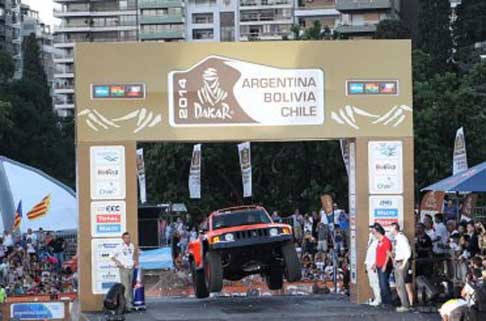 Rally Raid - Dakar 2014 partenza della Hummer per la prima tappa Argentina Rosario - San Luis 