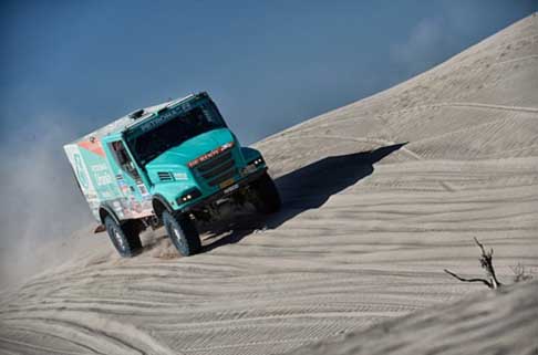 Dakar 2014 - Dakar 2014 stage 5: camion Iveco di Gerard De Rooy leader della classifica generale per i Truck