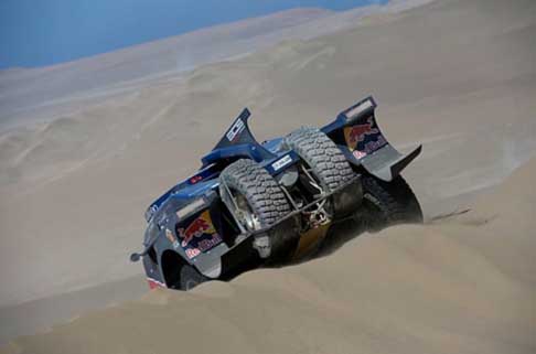 Dakar 2014 - Dakar stage 10: car buggy by Red Bull atmosfere