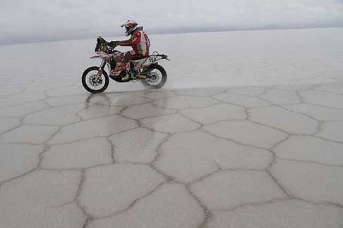 Dakar 2015: Uyuni - Iquique - Biker in gara sulle Saline per 8^ tappa Uyuni - Iquique della Dakar 2015