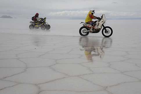 Dakar 2015: Uyuni - Iquique - Dakar 2015 8^ tappa bikers e Quad in azione al Rally Raid sulle saline Uyuni - Iquique