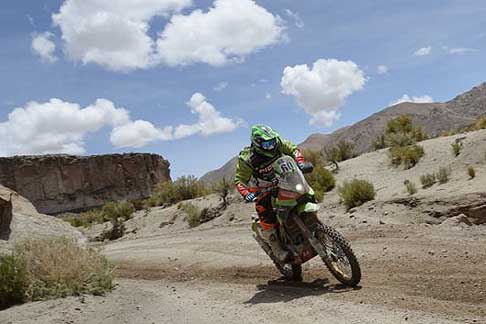 Calama - Cachi - Dakar 2015 collega Calama a Cachi su terra battuta moto in gara al Rally Raid